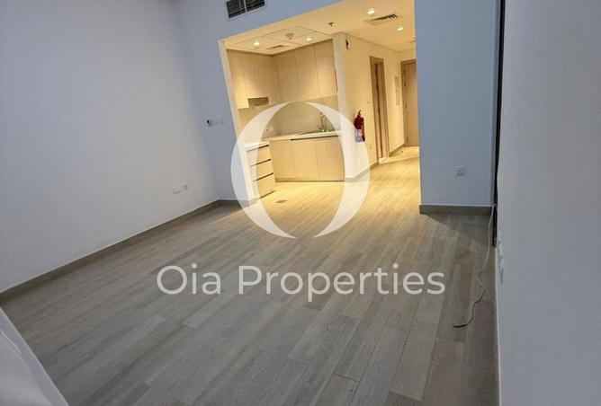 Studio in Waters Edge · High floor — photo 4