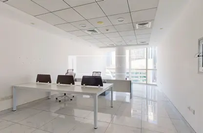 مكتب - استوديو للايجار في B2B  برج - الخليج التجاري - دبي