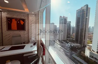 مكتب - غرفة نوم - 2 حمامات للايجار في برج تماني - الخليج التجاري - دبي