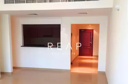 شقة - غرفة نوم - 2 حمامات للايجار في تفريعة القنال 1 - أبراج الجولف - مدينة دبي الرياضية - دبي