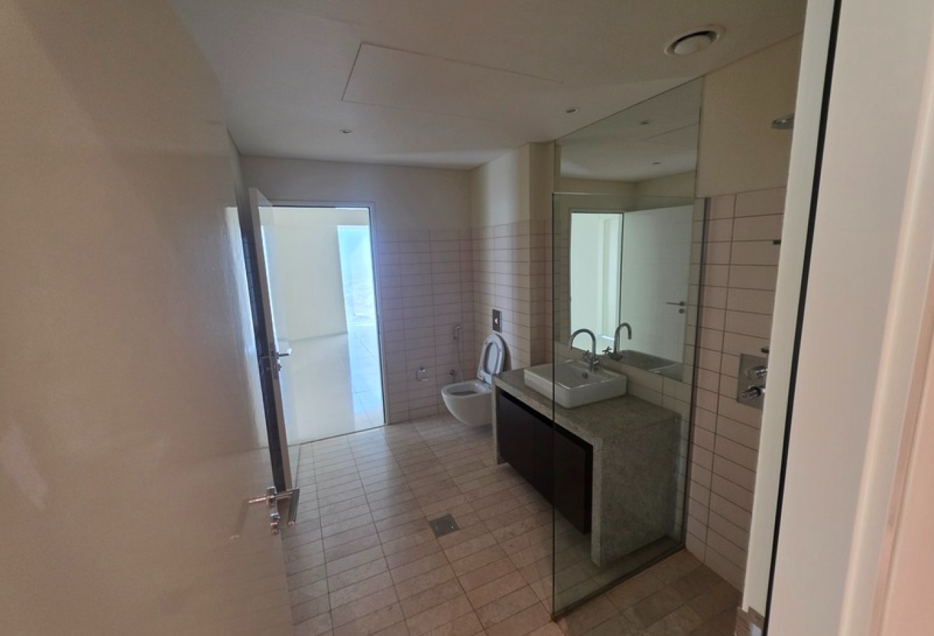 SPACIOUS 2BR | 3 BATHS | HIGH FLOOR gallery image