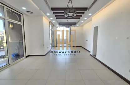 فيلا - 4 غرف نوم - 6 حمامات للايجار في الرفاعة - الحيرة - الشارقة