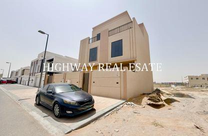 Villa - 4 Bedrooms - 6 Bathrooms for rent in Al Hooshi Villas - Hoshi - Al Badie - Sharjah