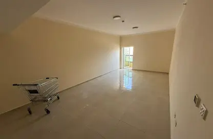 Apartment - 3 Bedrooms - 3 Bathrooms for rent in Al Jurf 2 - Al Jurf - Ajman Downtown - Ajman