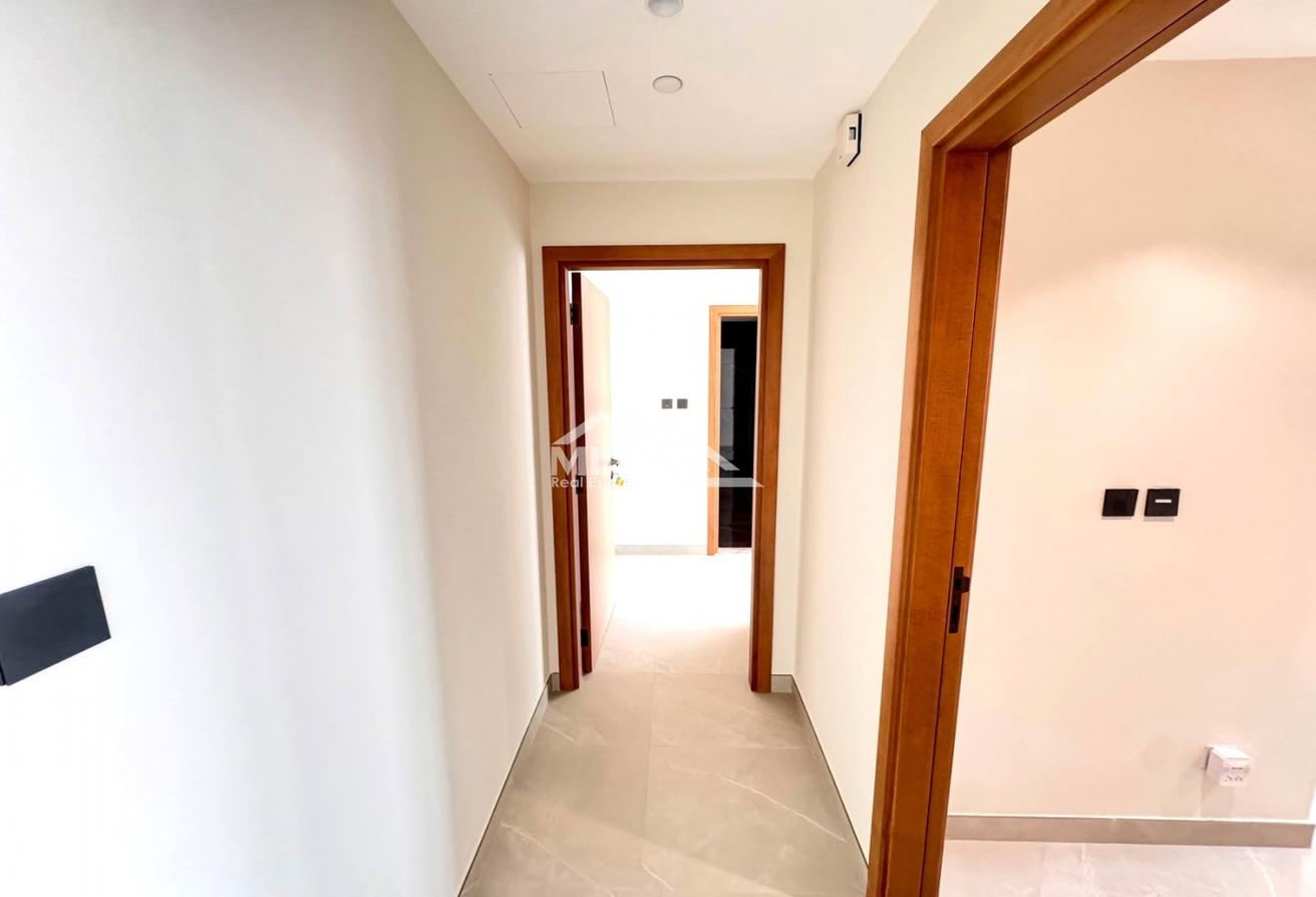 Prime Location | Ready to move in | Chiller Free photo 3