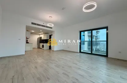 شقة - غرفة نوم - 2 حمامات للايجار في ار ام تي ريسيدنز - منطقة 11 - قرية جميرا الدائرية - دبي