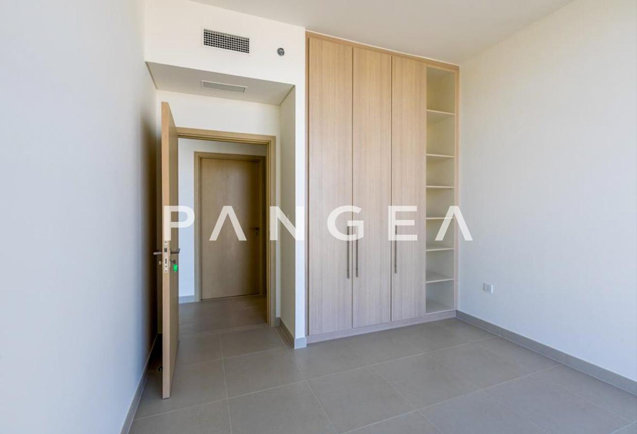 Large Layout | Pool and Golf Course View | High Floor photo 7