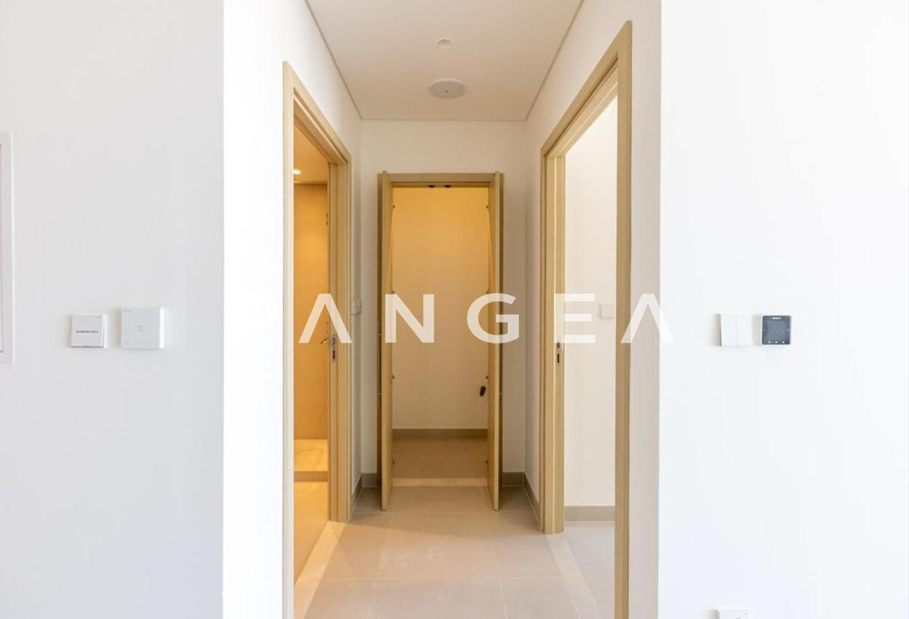 Large Layout | Pool and Golf Course View | High Floor photo 9