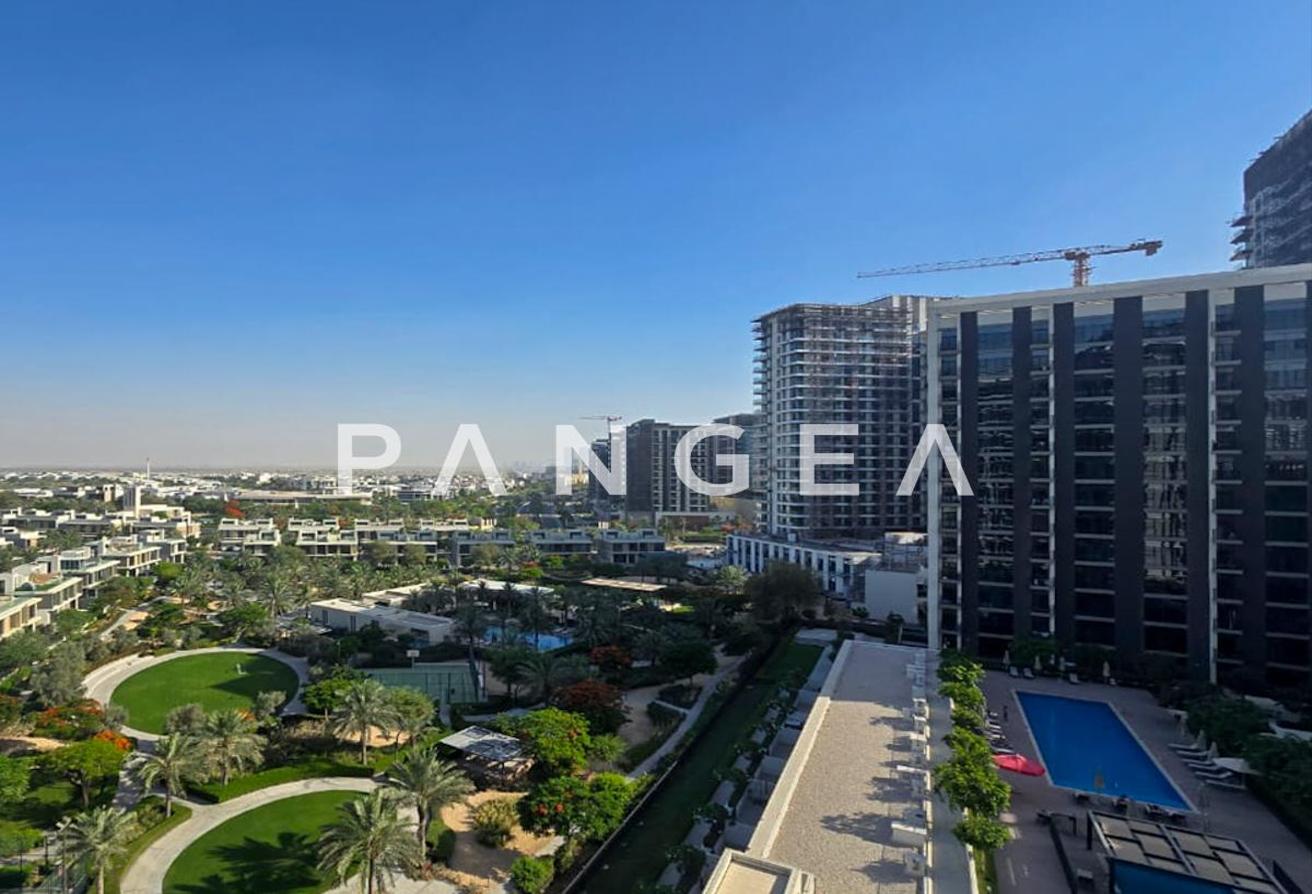 Large Layout | Pool and Golf Course View | High Floor photo 8
