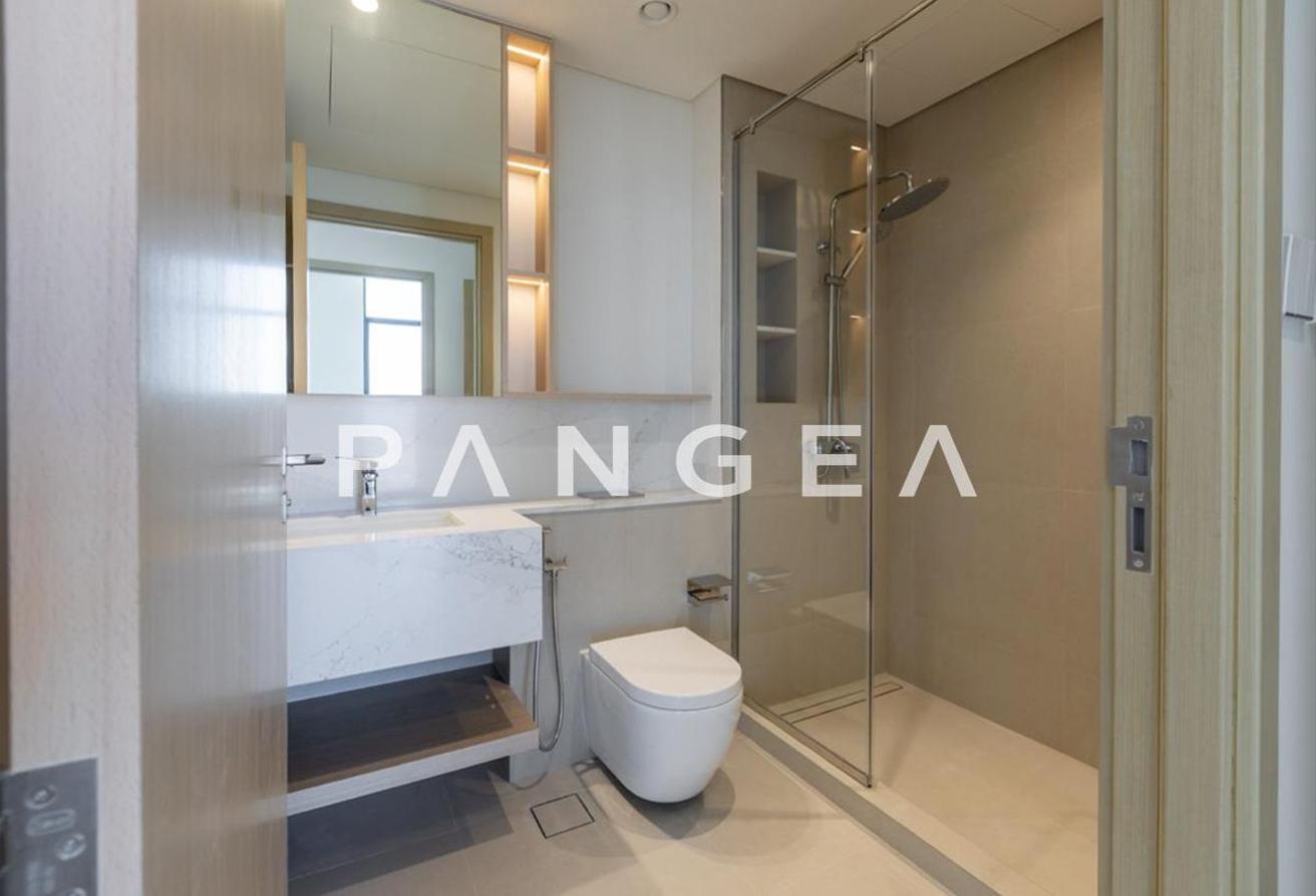 Large Layout | Pool and Golf Course View | High Floor photo 10