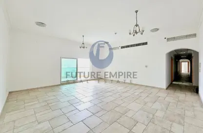 شقة - 2 غرف نوم - 4 حمامات للايجار في عود ميثاء - بر دبي - دبي