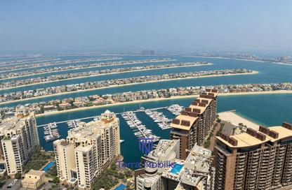 Apartment - 1 - 2 for rent in The Palm Tower - Palm Jumeirah - Dubai