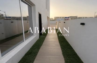 Villa - 4 - 5 for sale in Hawthorn - Damac Hills 2 - Dubai Villa - 4 - 5 for sale in Hawthorn - Damac Hills 2 - Dubai