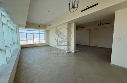 Penthouse - 4 - 7 for rent in Al Majaz 1 - Al Majaz - Sharjah