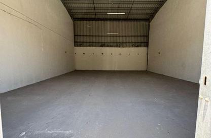 Warehouse - Studio - 1 Bathroom for rent in Mussafah Industrial Area - Mussafah - Abu Dhabi