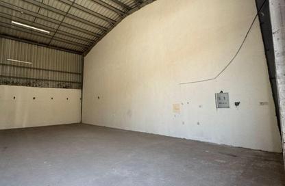 Warehouse - Studio - 1 Bathroom for rent in Mussafah Industrial Area - Mussafah - Abu Dhabi