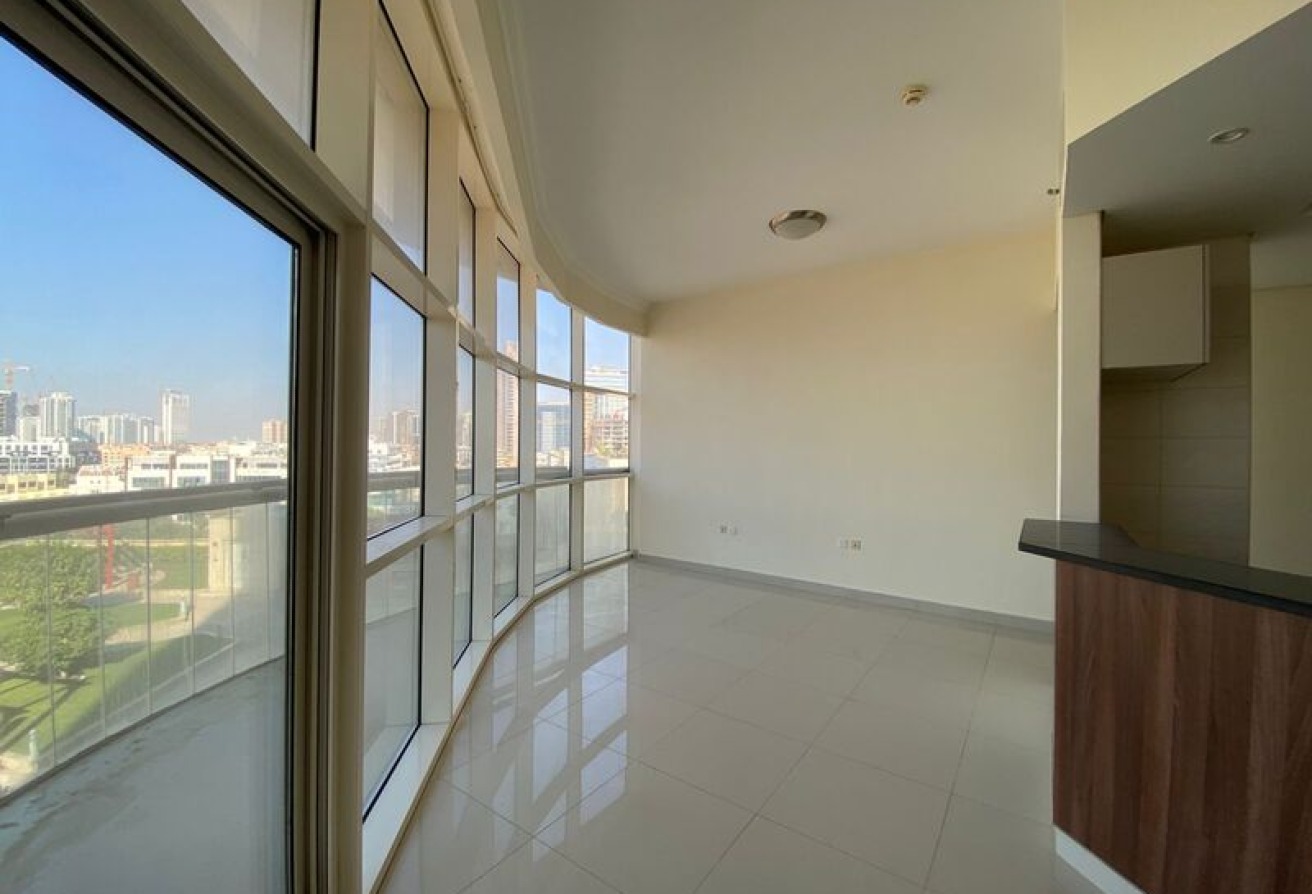 Spacious 1BR  | Multiple Chq | Huge Layout gallery image