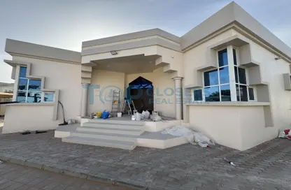 Villa - 5 Bedrooms - 4 Bathrooms for rent in Ramlat Zakher - Zakher - Al Ain