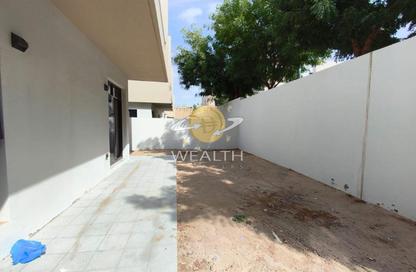 Townhouse - 2 Bedrooms - 3 Bathrooms for rent in Nasma Residences - Aljada - Sharjah