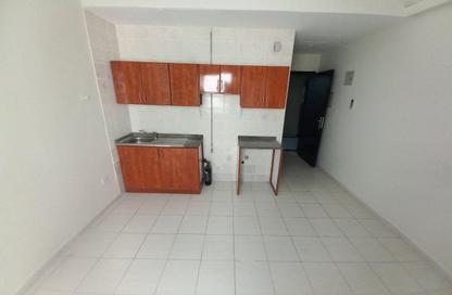 Apartment - Studio - 1 Bathroom for rent in Fire Station Road - Muwaileh - Sharjah