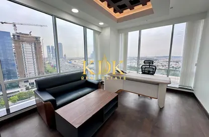 مكتب - 8 غرف نوم - 2 حمامات للايجار في صبحة زفير - الخليج التجاري - دبي