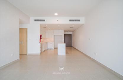 Apartment - 2 Bedrooms - 3 Bathrooms for rent in Seagate Building 1 - Seagate - Mina Rashid - Dubai
