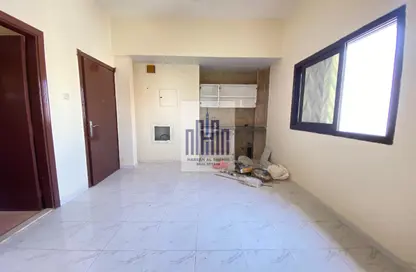 شقة - 1 حمام للايجار في طريق فاير ستاشن - مويلح - الشارقة