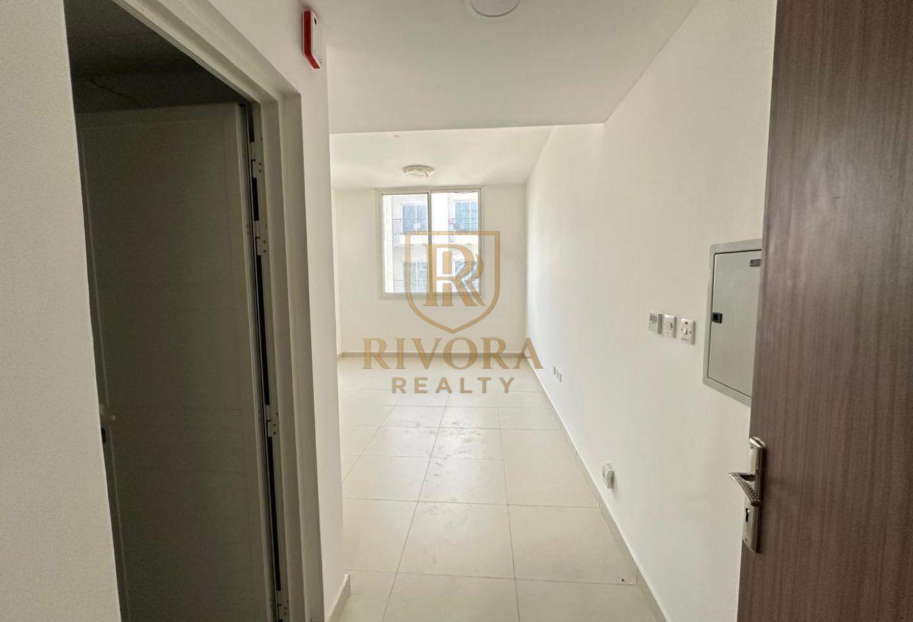 STUDIO I LOCATION I REASONABLE PRICE photo 10