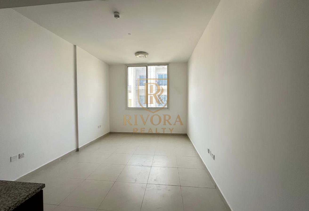 STUDIO I LOCATION I REASONABLE PRICE photo 2