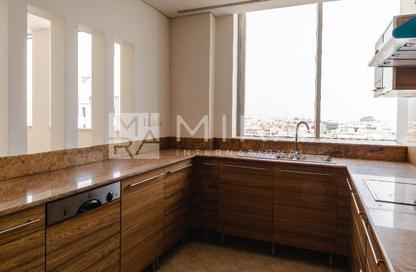 Apartment - 3 Bedrooms - 4 Bathrooms for sale in Emaar Tower B - Emaar Towers - Deira - Dubai