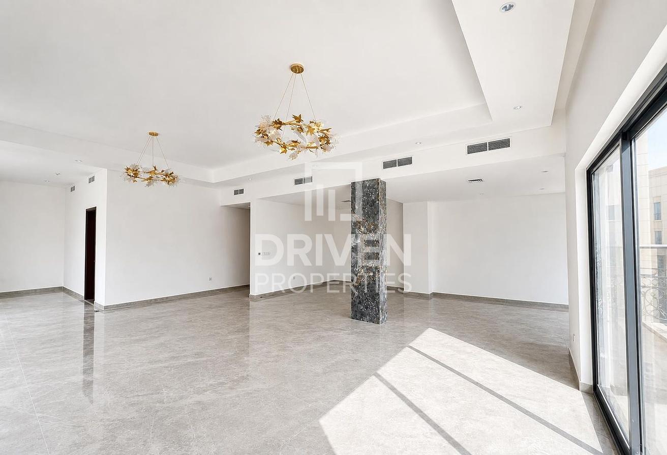 Upgraded Corner | Large Layout | Near Exit photo 11