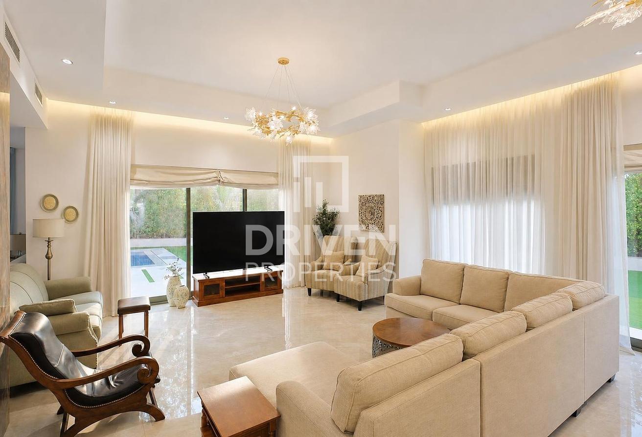 Upgraded Corner | Large Layout | Near Exit photo 5