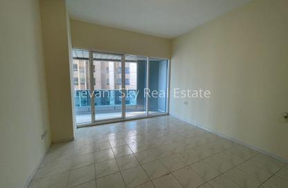 Apartment - 2 - 2 for rent in Sahara Tower - Sheikh Zayed Road - Dubai Apartment - 2 - 2 for rent in Sahara Tower - Sheikh Zayed Road - Dubai