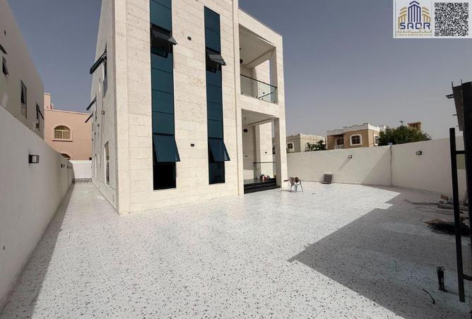 92280033 - Property Image 2