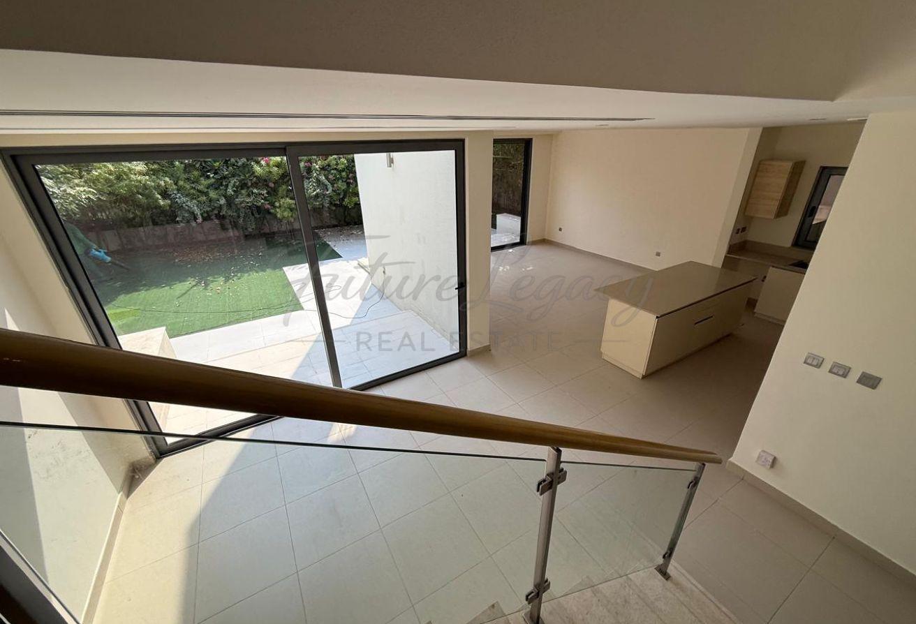 SPACIOUS 4 BEDROOM VILLA l W/ LARGE GARDEN l READY photo 7