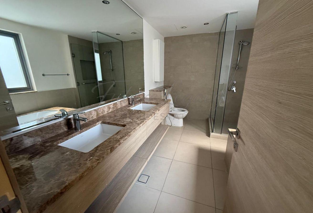 SPACIOUS 4 BEDROOM VILLA l W/ LARGE GARDEN l READY photo 12