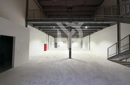 Warehouse - Studio - 1 Bathroom for rent in Umm Ramool - Dubai Warehouse - Studio - 1 Bathroom for rent in Umm Ramool - Dubai