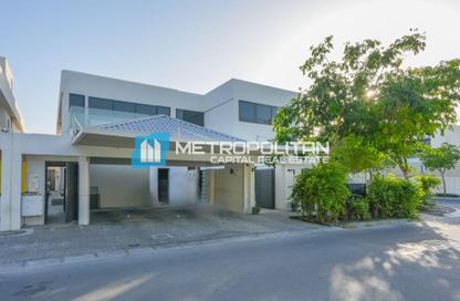 Villa - 5 Bedrooms - 7 Bathrooms for sale in West Yas - Yas Island - Abu Dhabi