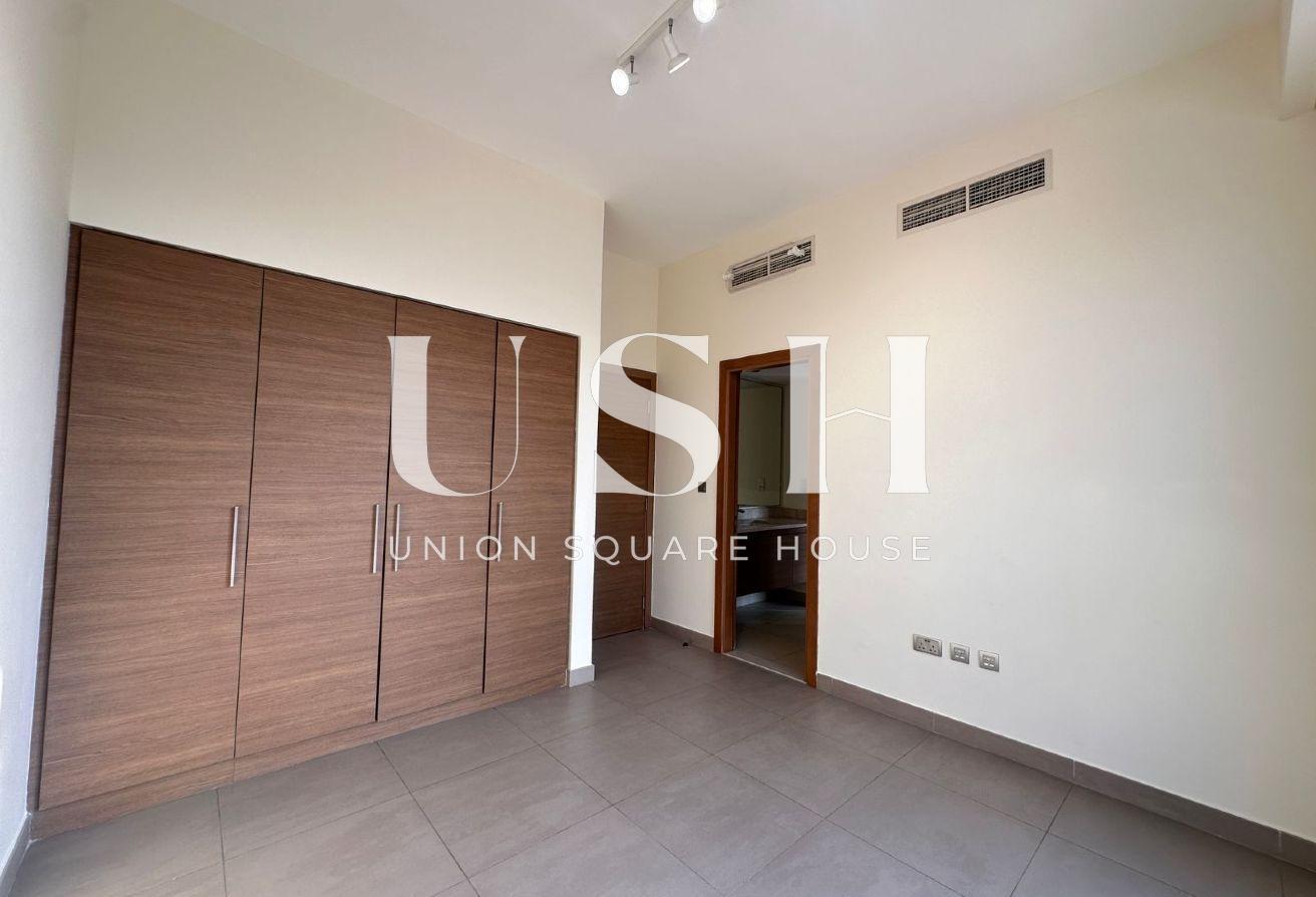 Ready to Move | Best Price | Villa + Maid photo 7