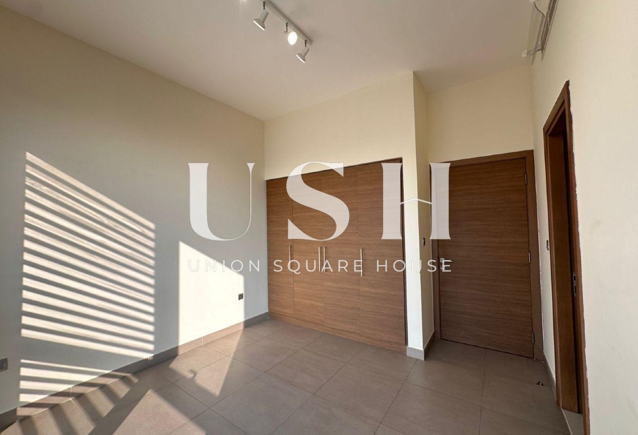 Ready to Move | Best Price | Villa + Maid photo 6