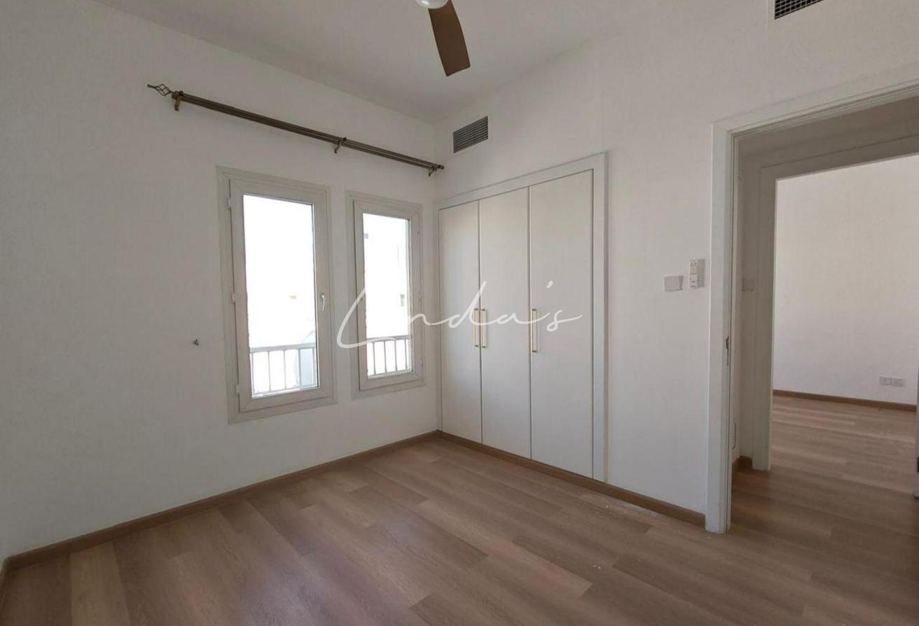 Single Row | Upgraded | three bed plus Maids Room photo 5