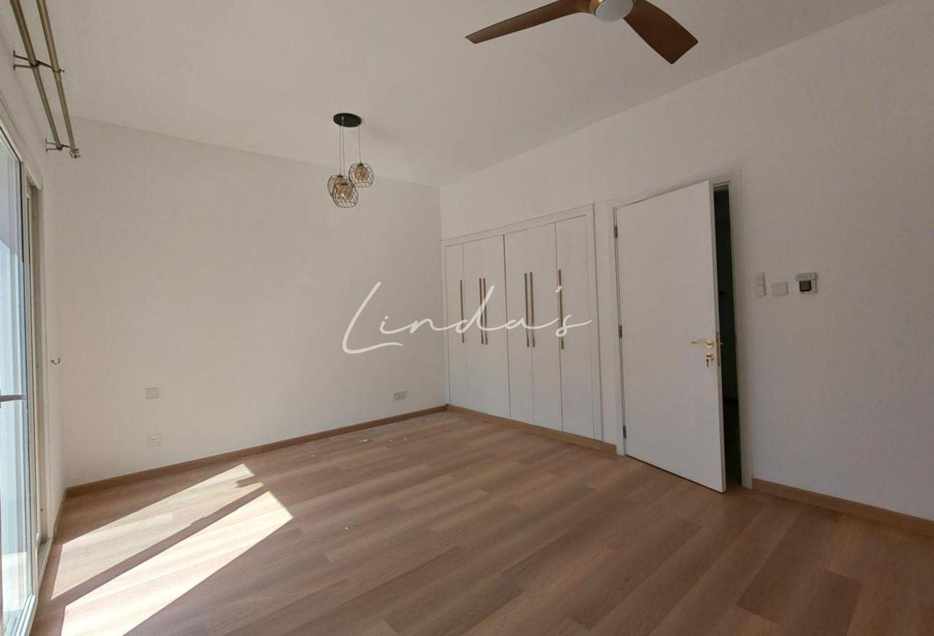 Single Row | Upgraded | three bed plus Maids Room photo 7