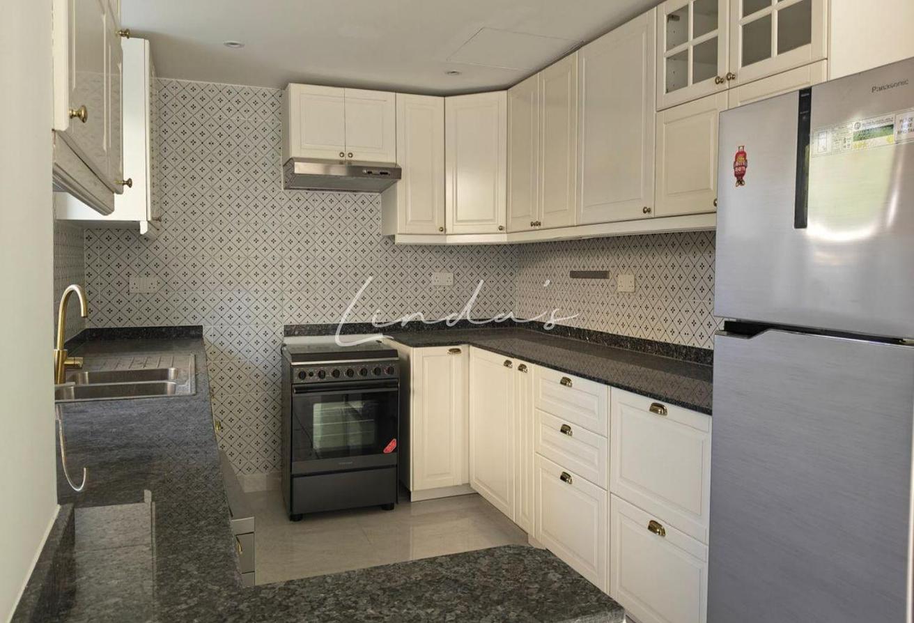 Single Row | Upgraded | three bed plus Maids Room photo 25