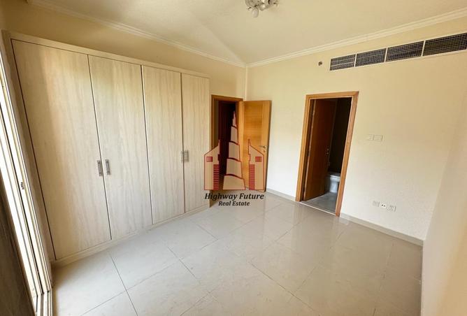 54016679 - Property Image 3