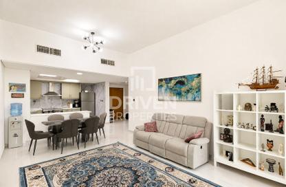 Apartment - 2 - 2 for sale in Building 132 - Cactus Cluster - Discovery Gardens - Dubai