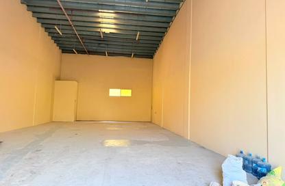 Warehouse - Studio - 1 Bathroom for rent in Al Sajaa Industrial - Al Sajaa - Sharjah