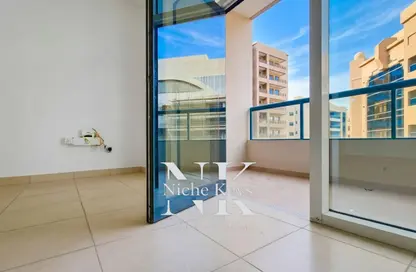Apartment - 3 Bedrooms - 4 Bathrooms for rent in Diplomat Building - Umm Hurair 1 - Umm Hurair - Bur Dubai - Dubai