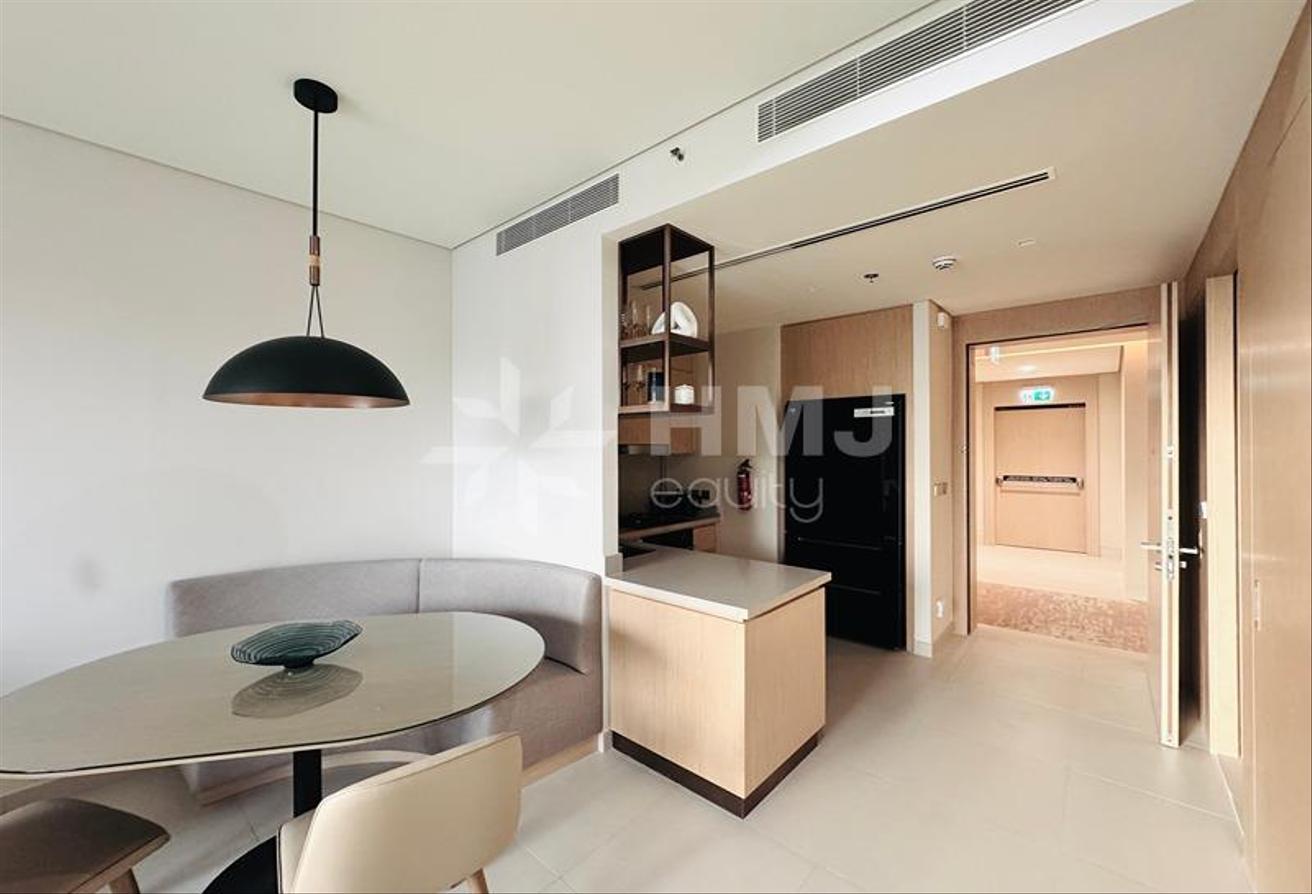 Luxury Furnished Apartment with Burj Views photo 7