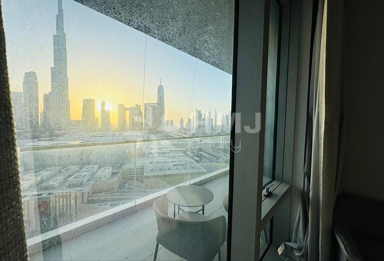 Luxury Furnished Apartment with Burj Views photo 15