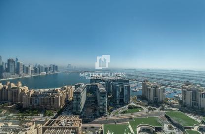 Apartment - 1 - 2 for rent in The Palm Tower - Palm Jumeirah - Dubai